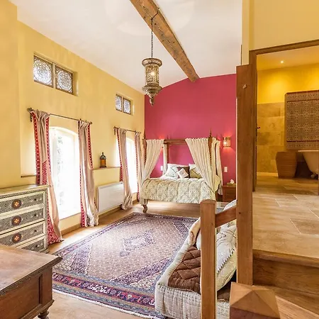 Rouge Villa
