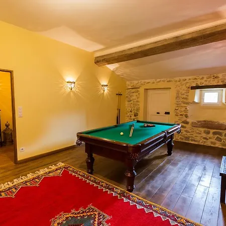 Rouge Villa *