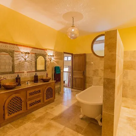 Rouge Villa *