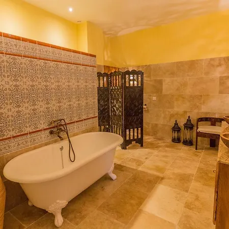 Rouge Villa